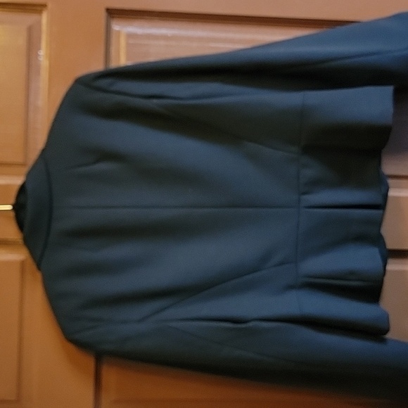 Loft-wool very light blk short blazer with peplum in back Size 12 NWT. - Picture 8 of 11